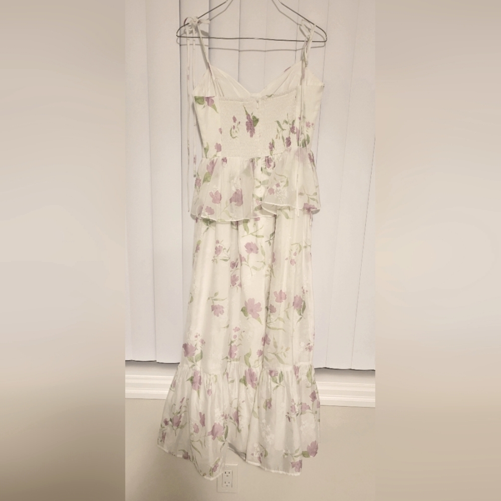 Floral on White Peplum Dress - Picture 3 of 5